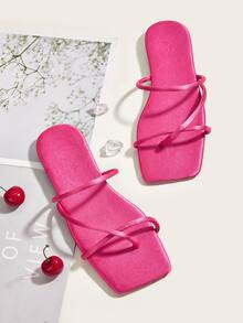 女士帶平底魅力四射粉色緞面T字帶涼鞋