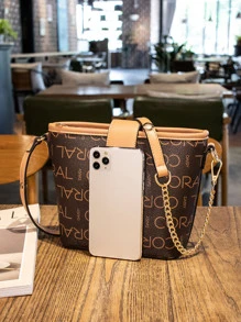 Bolsa cuadrada mini con estampado de letra con diseño de cadena - Café integral - Ver 5