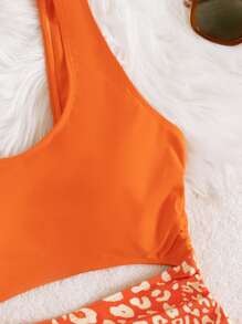 Costavie 2025豹纹拼布镂空连体泳衣，随机印花