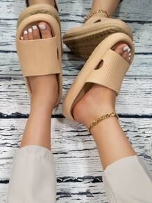 Pantoffeln mit einem Band, Ausschnitt Detail - Khaki - Übersicht 2