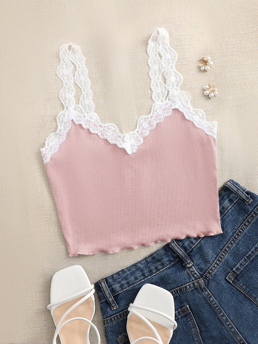 Muchica 蕾絲拼接木耳邊羅紋針織吊帶短上衣