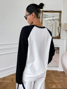 DAZY Camiseta de manga raglán con bloques de color, ropa de otoño para mujer con manga larga - Blanco y Negro - Ver 6