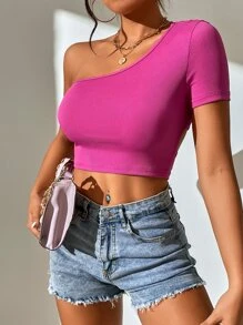 SHEIN Privé لباس علوي قصير موحدة اللون كتف واحد قص مجوف محبوك مضلع