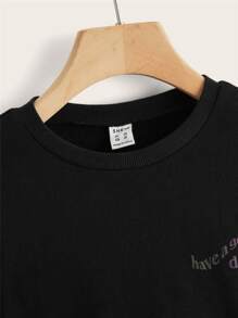 SHEIN Niñas Pullover con estampado de dibujos animados de hombros caídos - Negro - Ver 3