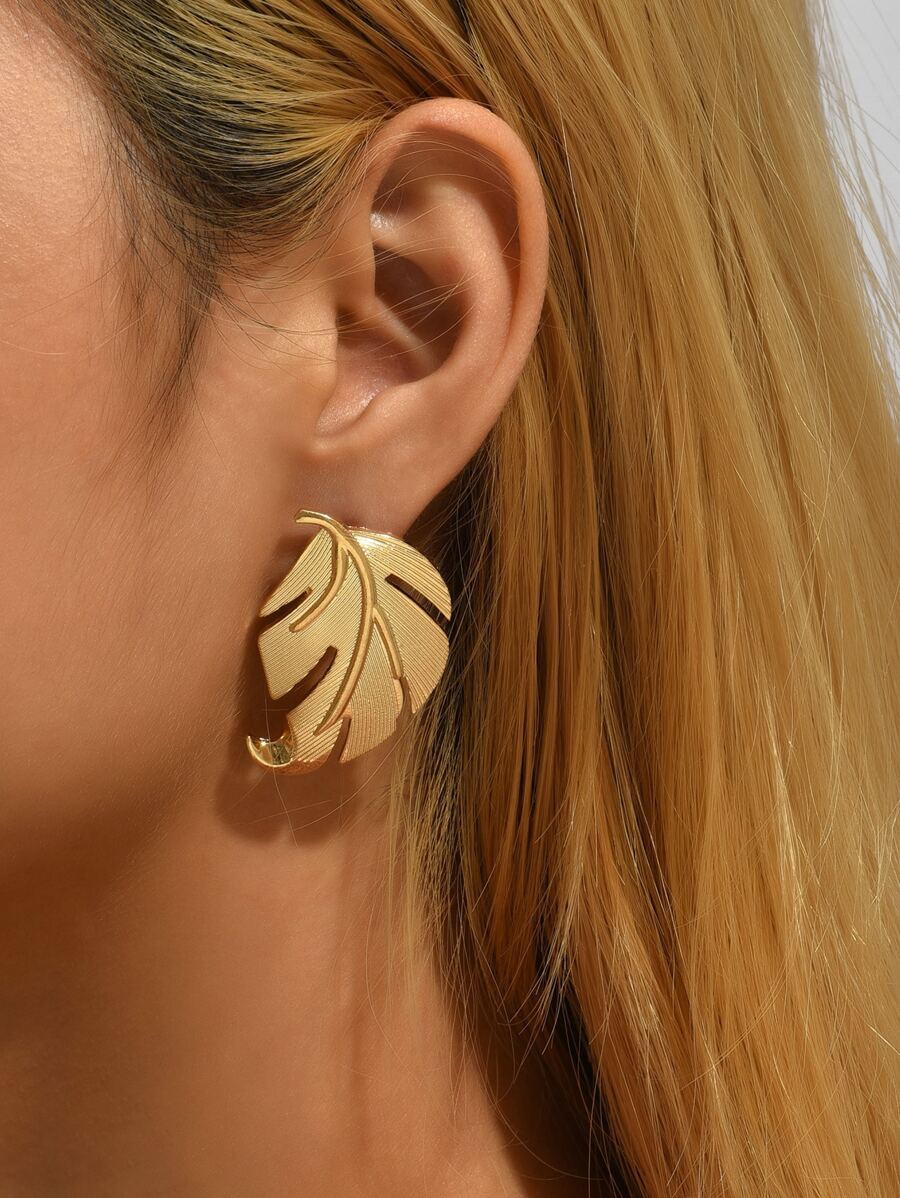 Hoa tai đinh tán thiết kế hình lá - Vàng - Xem 1