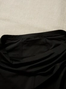 Yoga High Street Plus 3pcs Letter Graphic Crisscross Back Sports Set - Black and White - View 5