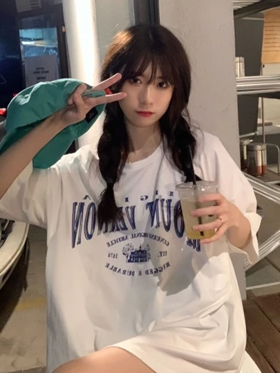 Honeyspot スローガングラフィック ドロップショルダー ロングシャツの画像