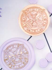 1 ștampilă aleatorie cu design fluture