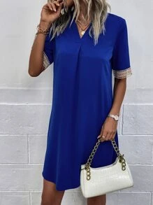 SHEIN LUNE 蕾絲拼接缺口領直筒連衣裙