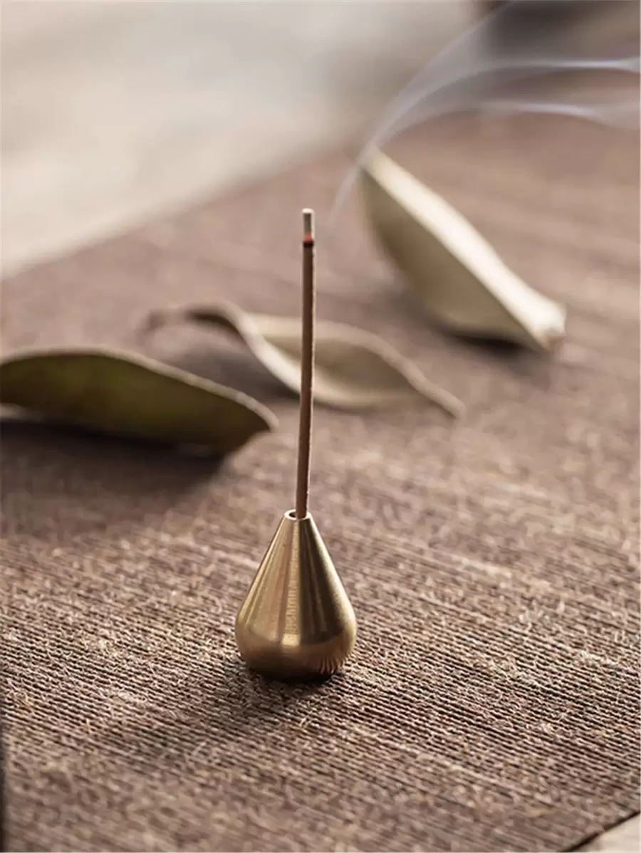 1 pièce Support à encens en laiton massif doré en forme de goutte d'eau grande/moyenne, vase à fleurs en cuivre pur de petite taille, brûle-encens rond perforé en forme de gourde, accessoires