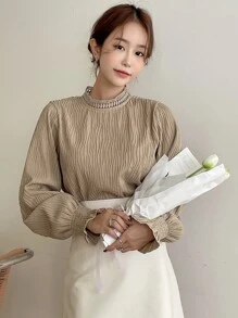 DAZY 高领荷叶边袖锁眼背心衬衫，秋季女装 - 卡其色 - 查看 5