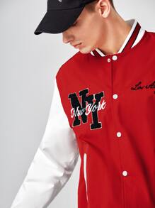 Hombres Cazadora de universidad con parche de letra de color combinado - Rojo y blanco - Ver 5