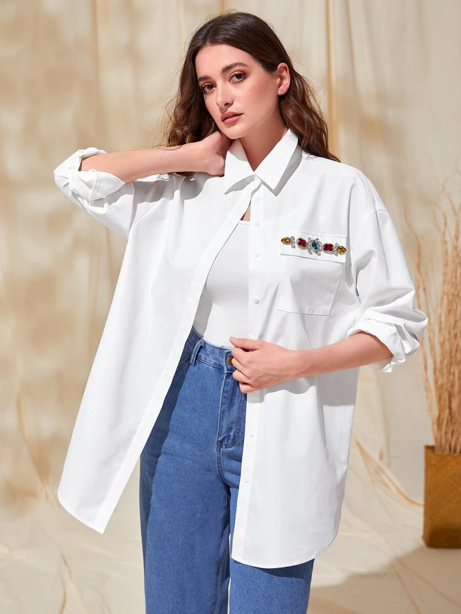 Seusyu Camisa con diseño de diamante de imitación con bolsillo con solapa de hombros caídos sin cinturón - Blanco - Ver 1