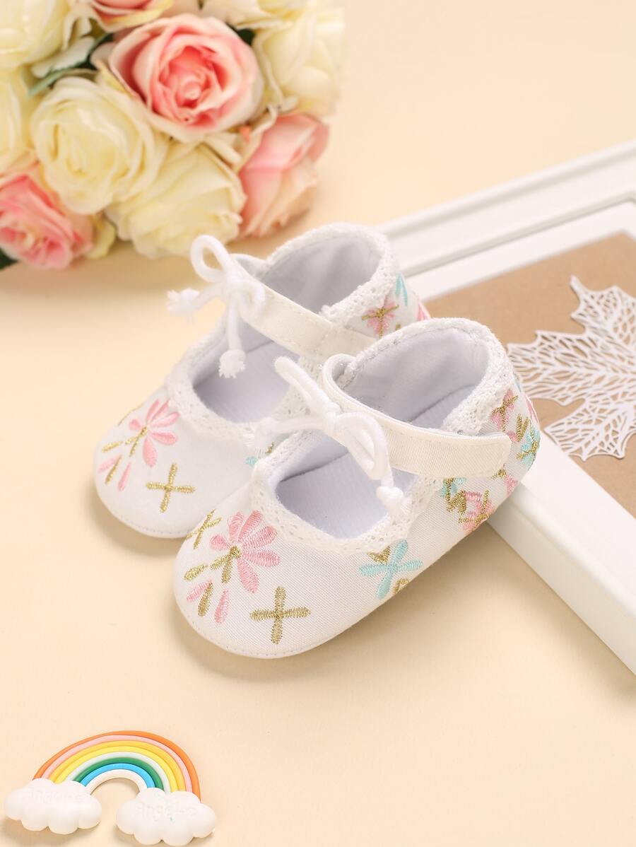 Girls Floral Embroidered Bow Decor Mary Jane Flats - Multicolor - View 1