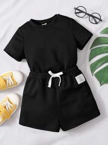 SHEIN Đứa bé trai Chi tiết Patched thư Áo thun & Tie Trước Quần short - màu đen - Xem 3