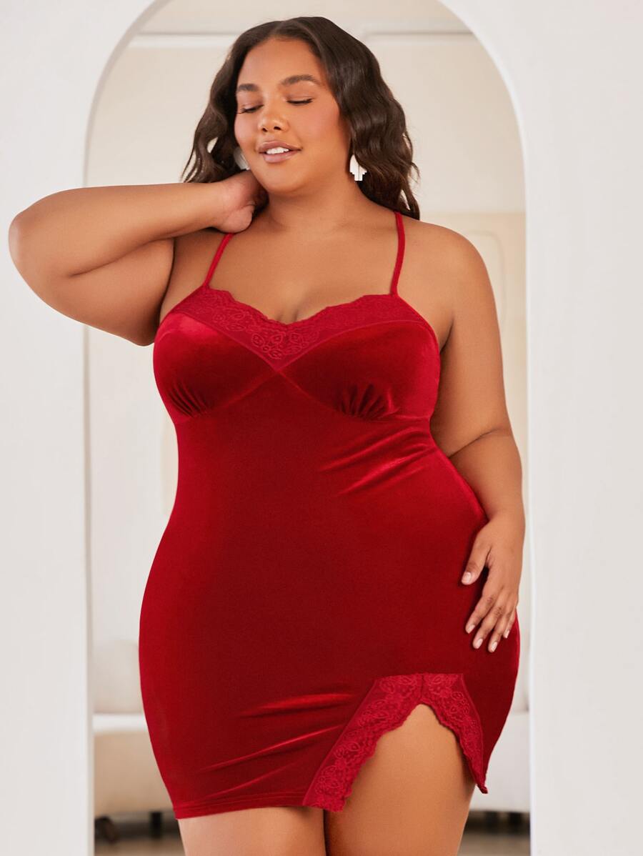 SHEIN CURVE+ فستان نوم كامي دانتيل متباين اللون بحافة شق مقاس كبير