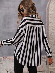 Camisa con estampado de rayas de hombros caídos - Blanco y Negro - Ver 2