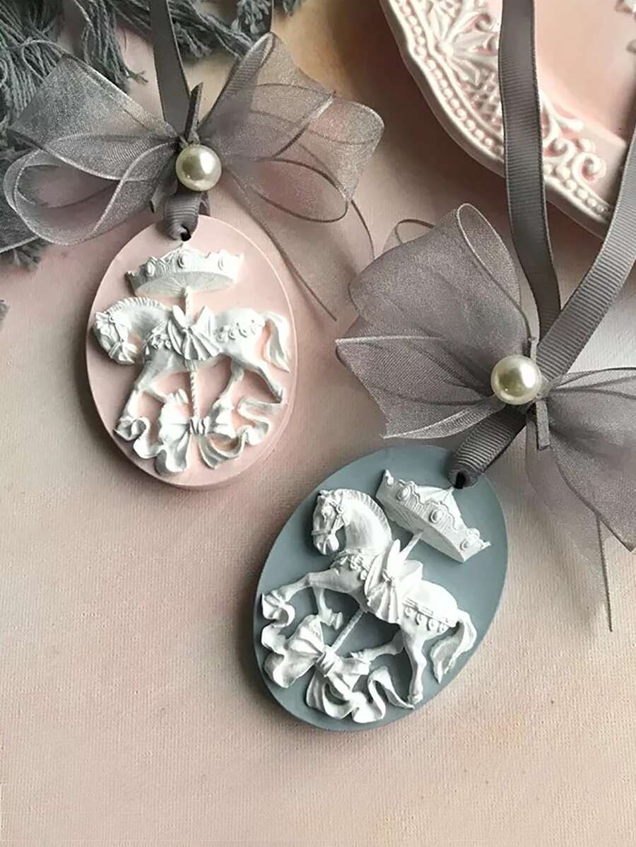 1pc Carousel Shaped DIY Silicone Mold - Pink - View 1