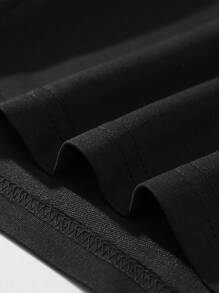 ROMWE MEN Street Life Guys Letter Graphic Shorts - Black - View 5