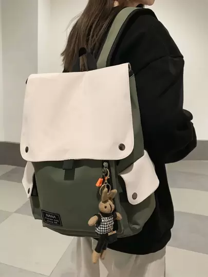 字母贴片装饰翻盖背包，带包饰，适合毕业生、少女、大一、大二、大三和大四学生（大学、大学和高中），非常适合户外、旅行和返校，背包，书包，学校书包，大背包，大容量，便携，经典休闲，适合少女、女大学生、男孩和男士、教师，非常适合返校、开学第一天、初中、高中、街头和日式风格女士包圣帕特里克节