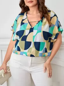 SHEIN LUNE Plus Geo Print Keyhole Neck Blouse - Multicolor - View 1