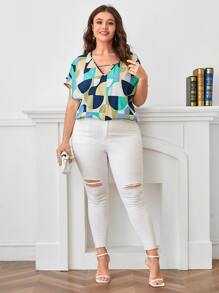 SHEIN LUNE Plus Geo Print Keyhole Neck Blouse - Multicolor - View 3