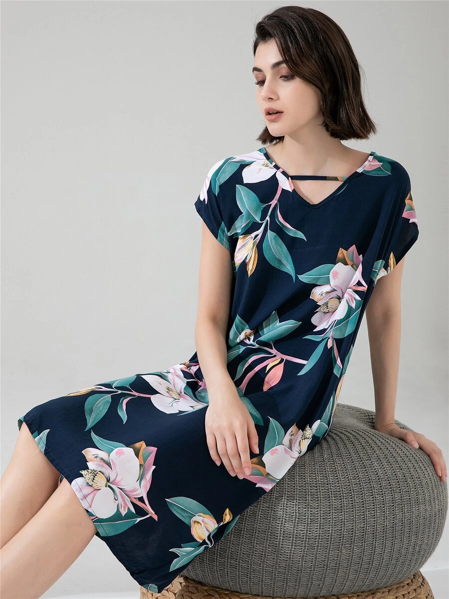 印花V型鏤空蝙蝠袖睡裙