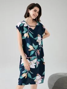 印花V型鏤空蝙蝠袖睡裙