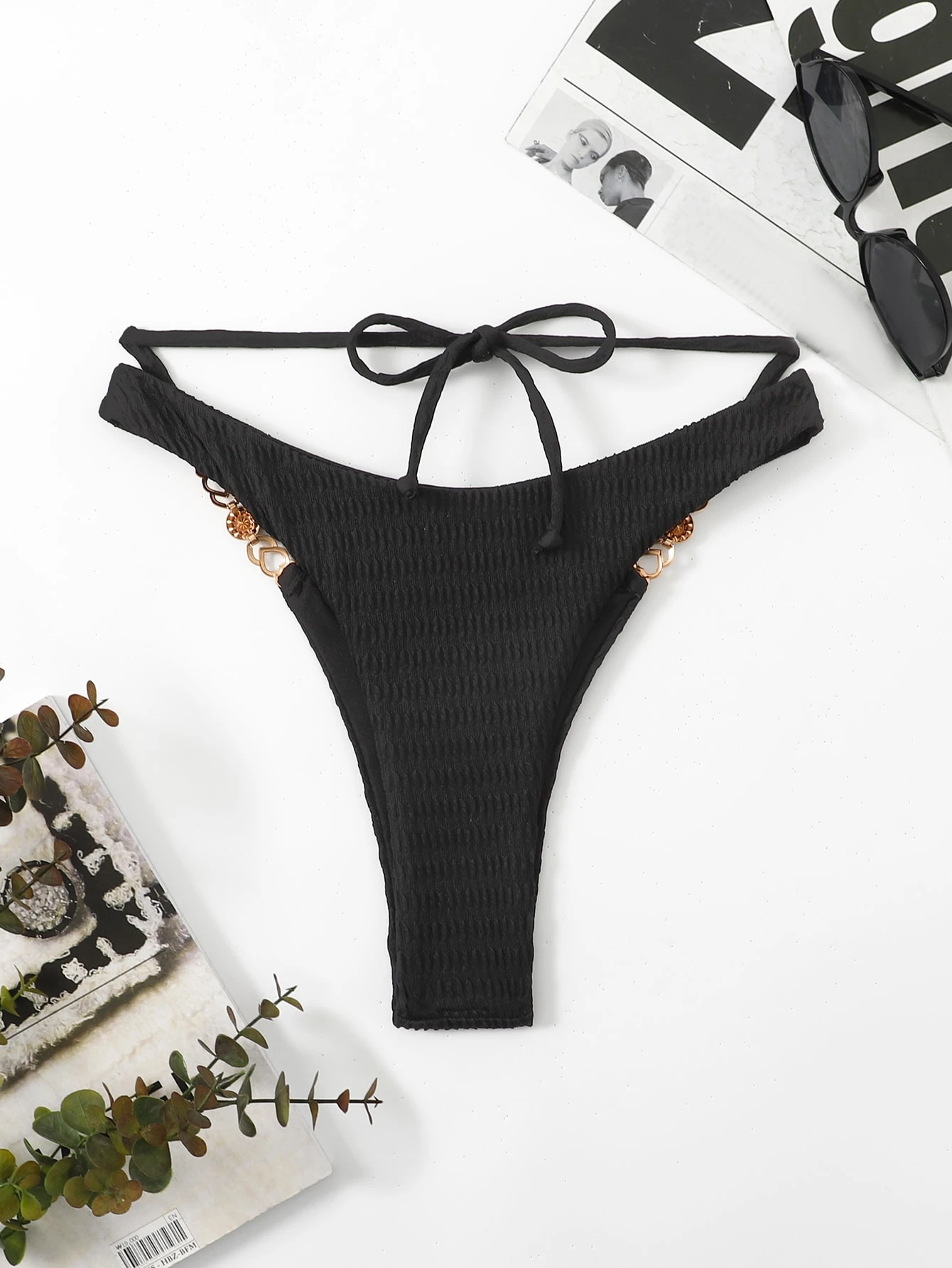 shein-swim-tanga-mit-herz-kette-detail-band-hinten-shein-schweiz