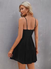 SHEIN Privé 素色褶邊吊帶洋裝 - 黑色 - 查看 3