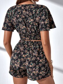 SHEIN VCAY 碎花蝴蝶袖打褶上衣和短褲 - 彩色 - 查看 5