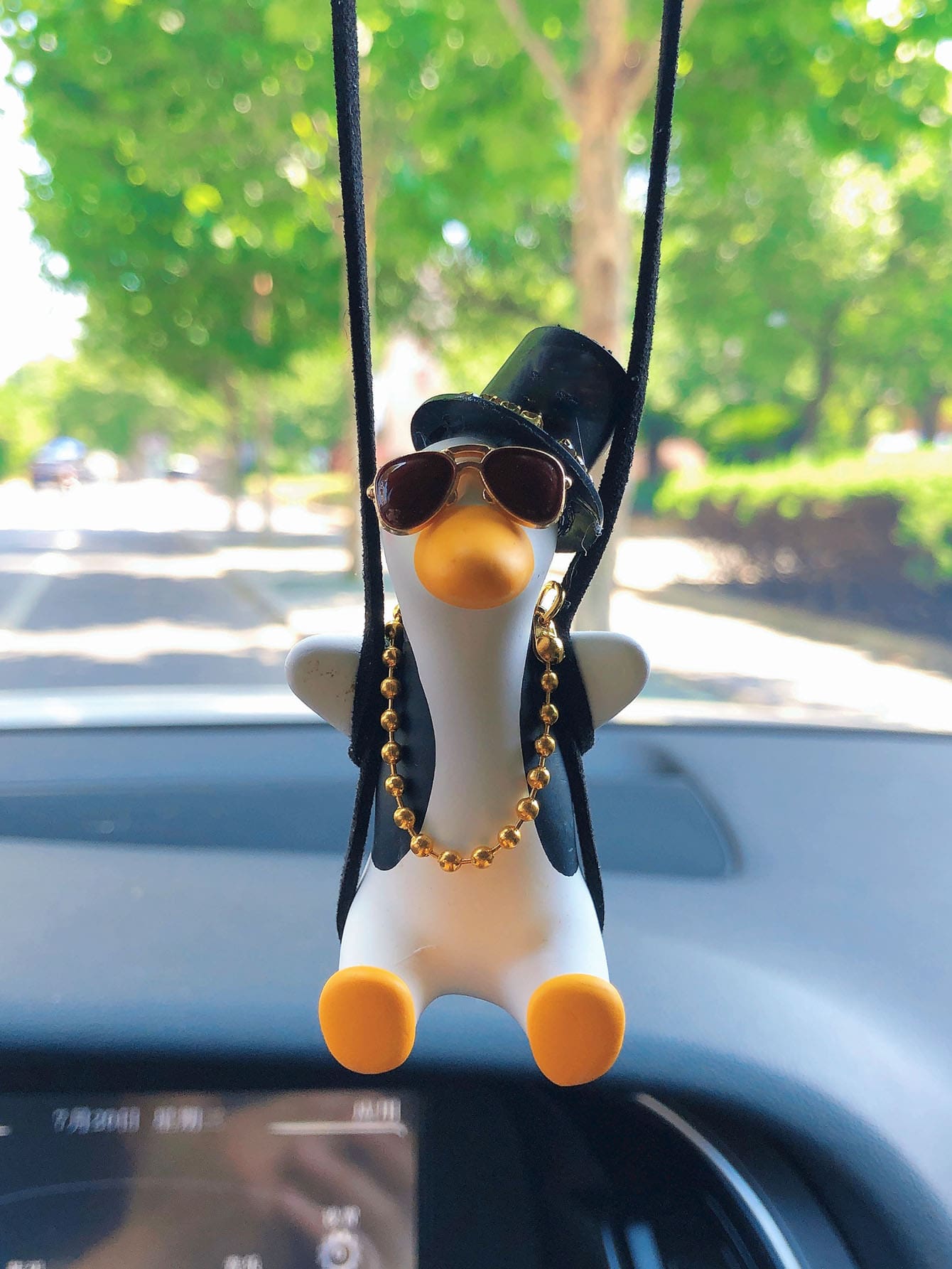 1pc Cute Swinging Duck Design Car Hanging Ornament - Multicolor - View 1