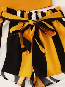 SHEIN VCAY 夏季海灘扇貝邊襯托背心上衣＆紙袋腰間條紋短褲組合套裝 - 芥末黃 - 查看 4