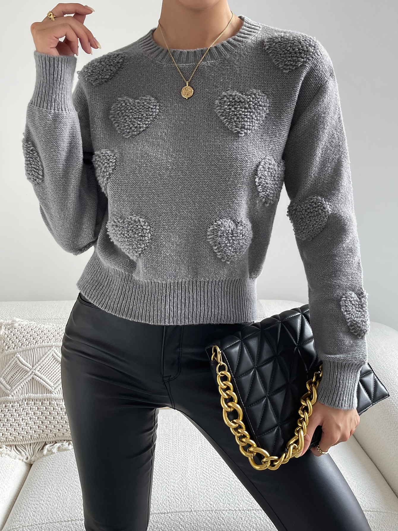 Sharyn - Elegant Heart-Shaped Sweater