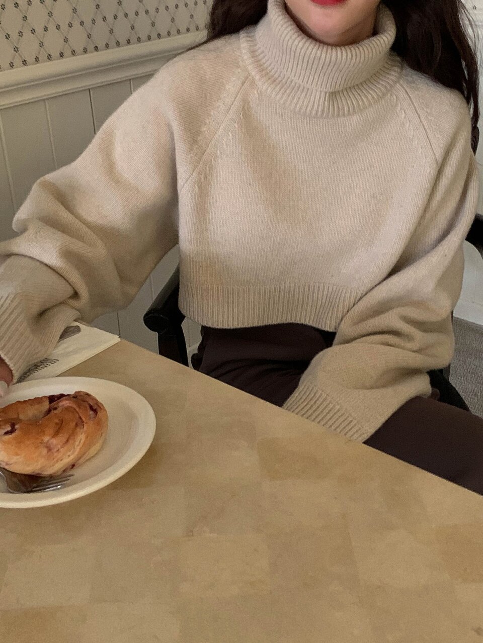 Turtle Neck Raglan Sleeve Crop Sweater