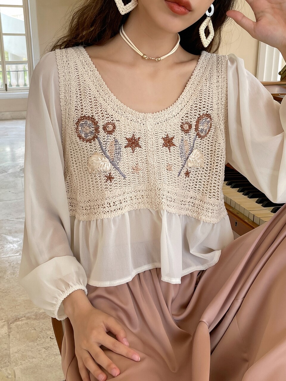 Floral Print Lantern Sleeve Ruffle Hem Top