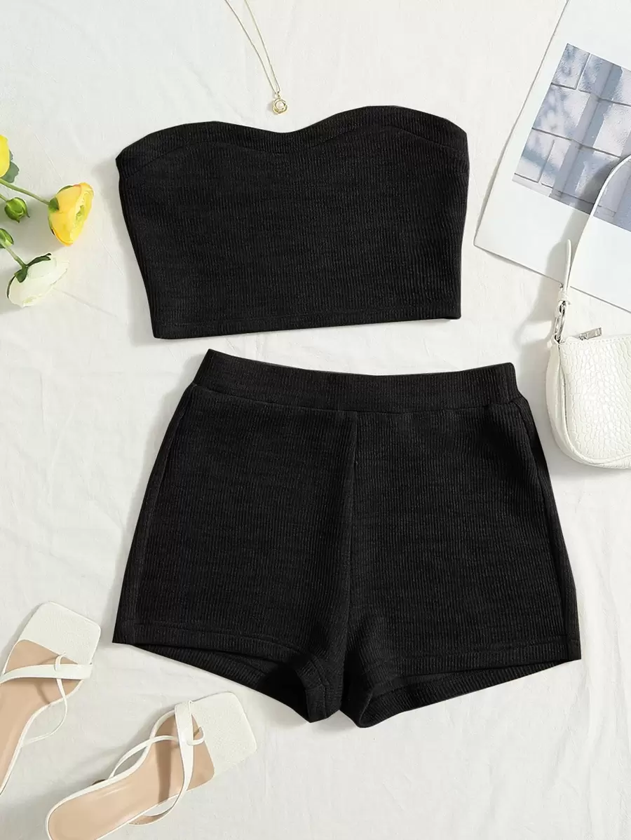 Soleia Conjunto de 2 piezas para mujeres de vacaciones, compuesto por top tubo acanalado negro y shorts tipo ciclista - Negro - Ver 1