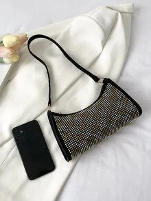 حقيبة باغيت بديكور مرصع