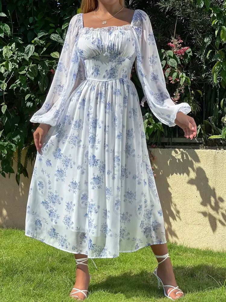 SHEIN Holidaya Robe longue en mousseline de soie avec imprimé floral tout-sur-tout, manches lanternes, buste froncé. Tenue de vacances et de plage pour femmes - Blanc - Voir 1