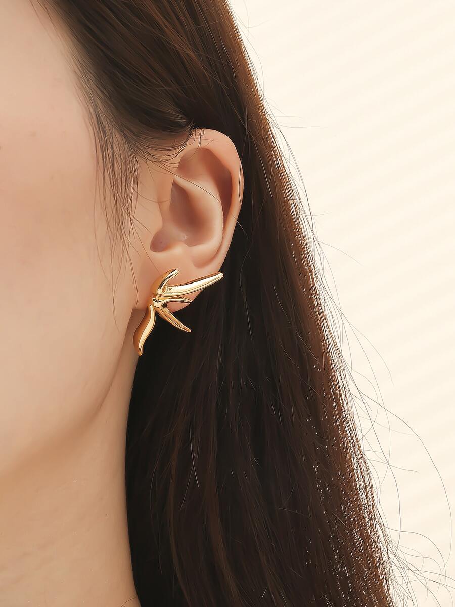 Geometric Design Stud Earrings - Yellow Gold - View 1