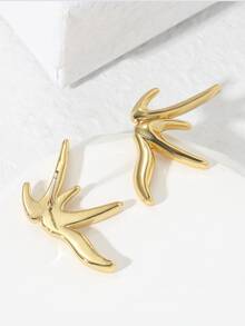 Geometric Design Stud Earrings - Yellow Gold - View 4