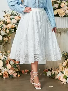 Simplee 大碼高腰蕾絲短裙 - 白色 - 查看 1