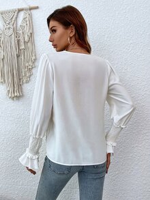 拼接水溶蕾絲抽褶袖口荷葉袖襯衫