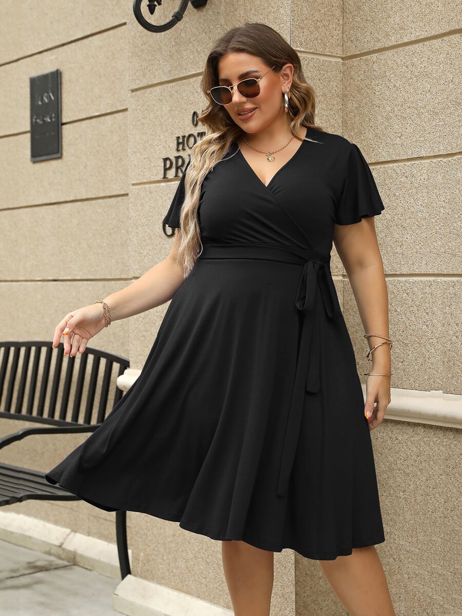 Vestido cruzado unicolor con nudo lateral - Negro - Ver 1