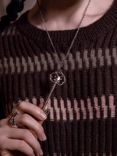 Academia Skull Decor Key Pendant Chain Necklace