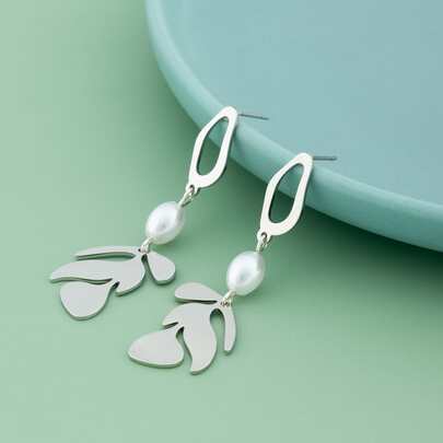 Faux Pearl & Leaf Decor Drop Earrings