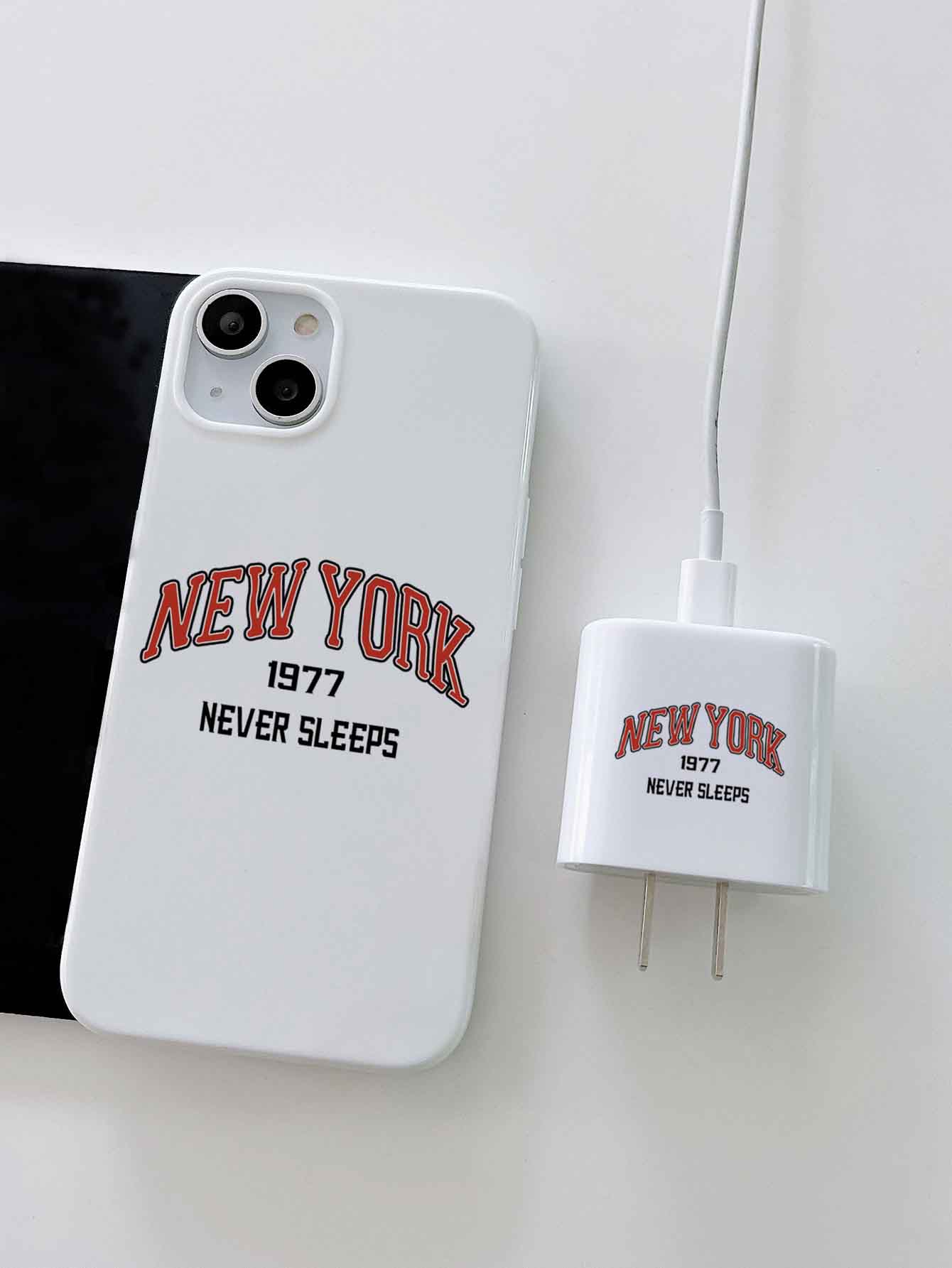 1入組字母圖案手機殼和 1入組充電器頭套相容於 iPhone 15/15Pro/15Plus/15Promax - 彩色 - 查看 1