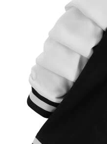 Aesthetic Post 男款寬鬆字母圖形雙色拼接偏肩棒球外套（無連帽款） - 黑與白 - 查看 3