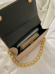 Bolsa cuadrada mini geométrico en relieve con cadena - Caqui - Ver 5