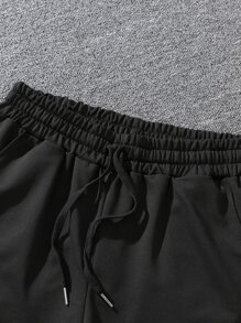 Manfinity Campus Court Aesthetic Post--Men Letter Graphic Drawstring Waist Shorts